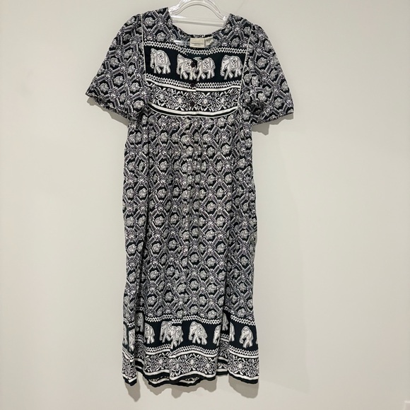 Vermont Country Store Dresses & Skirts - Vermont Country Store button maxi dress Elephant print black white‎ size medium